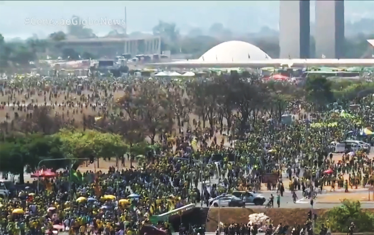 Com pouca gente na rua, Bolsonaro agora apela para “Estado de Sítio” para ameaçar STF