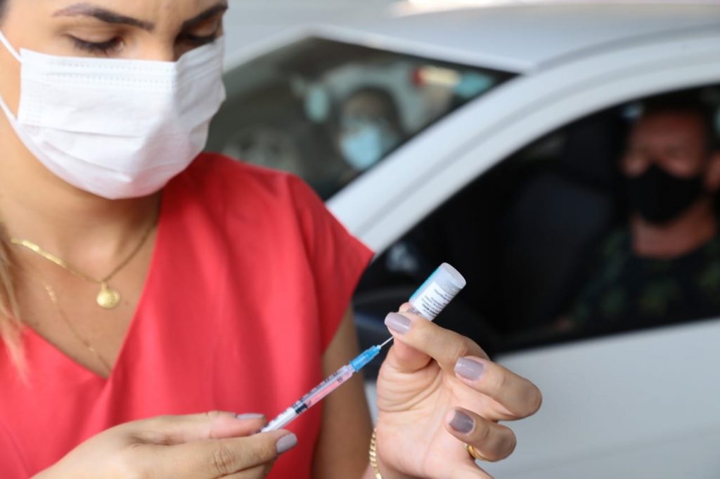 Brasil recebe mais um lote de vacinas Pfizer