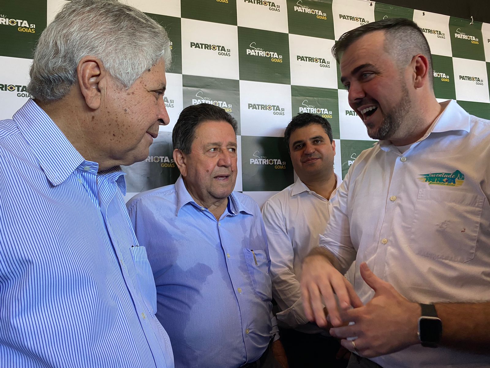 Dois ex-governadores reforçam apoio a Gustavo Mendanha