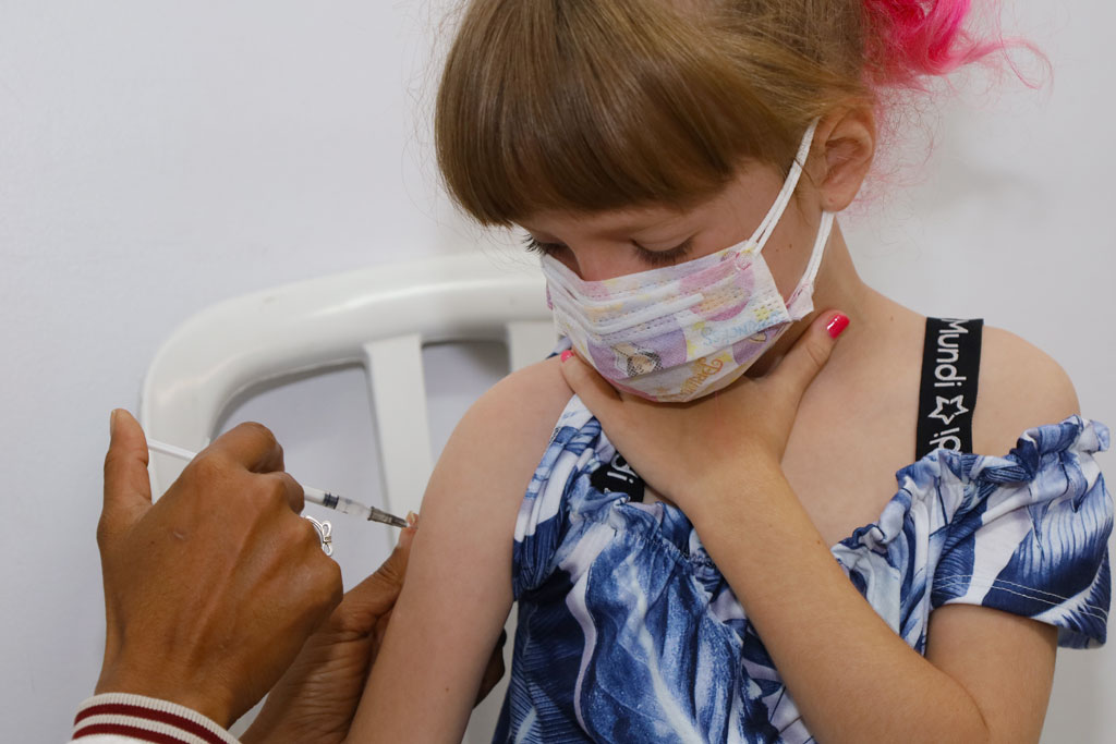 Saúde vacina crianças acima de 5 anos