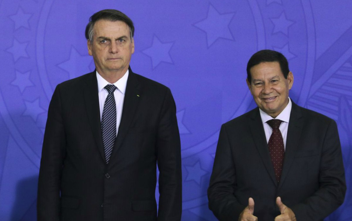 Juíza diz que processo de cassação da chapa Bolsonaro/Mourão ganha fôlego