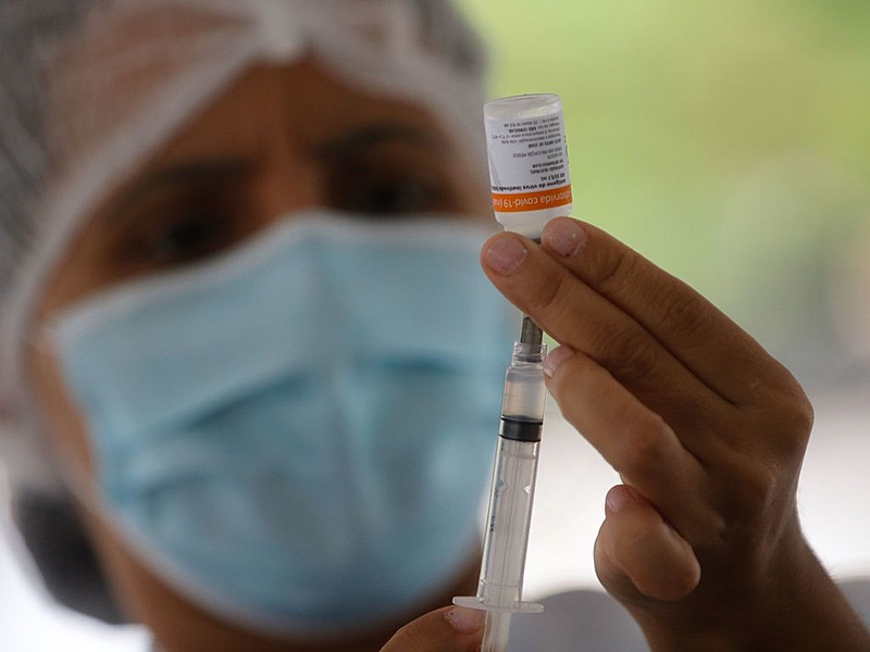 Dados de vacinação do governo federal têm diferença de mais de 1 milhão de doses