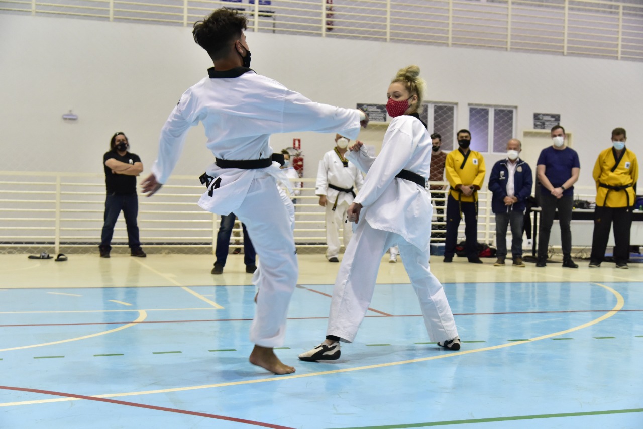 Mais de 100 atletas participam do Acampamento de Taekwondo em Aparecida