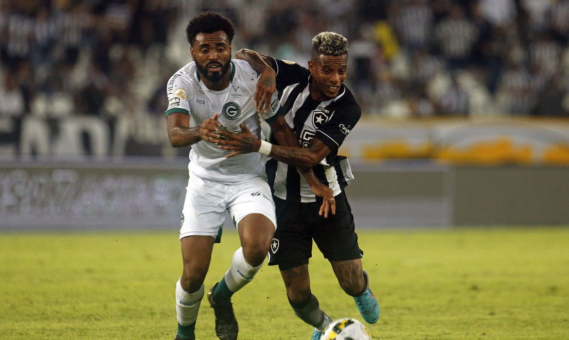 Goias vence Botafogo de virada