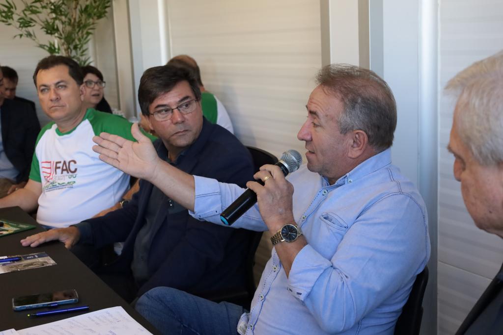 Vilmar Mariano debate com a ACIAG a implantação da Faculdade de Comércio de Aparecida