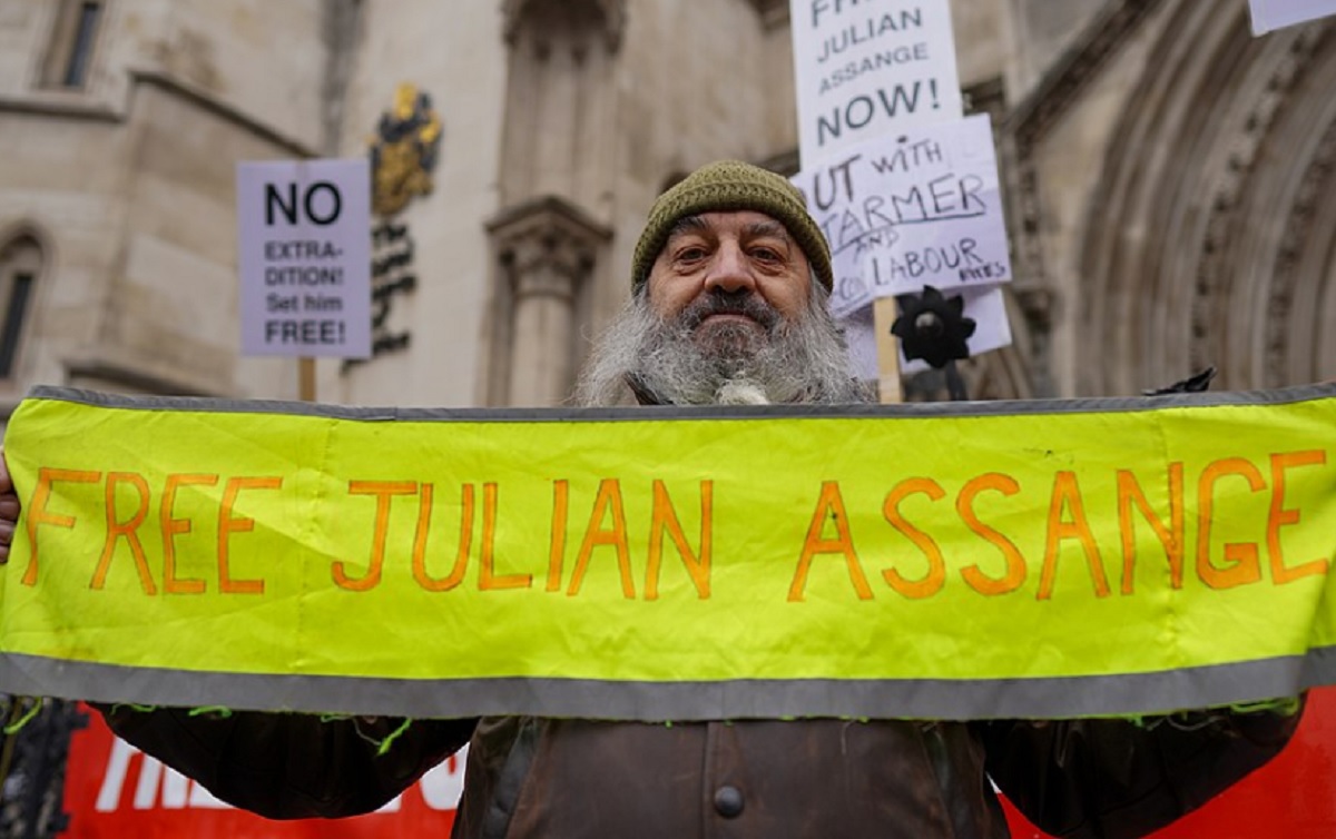Jornalistas de todo o mundo pedem libertação de Julian Assange