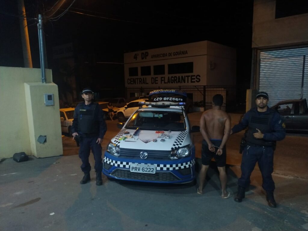 GCM prende suspeito de tráfico na Vila Brasília, em Aparecida