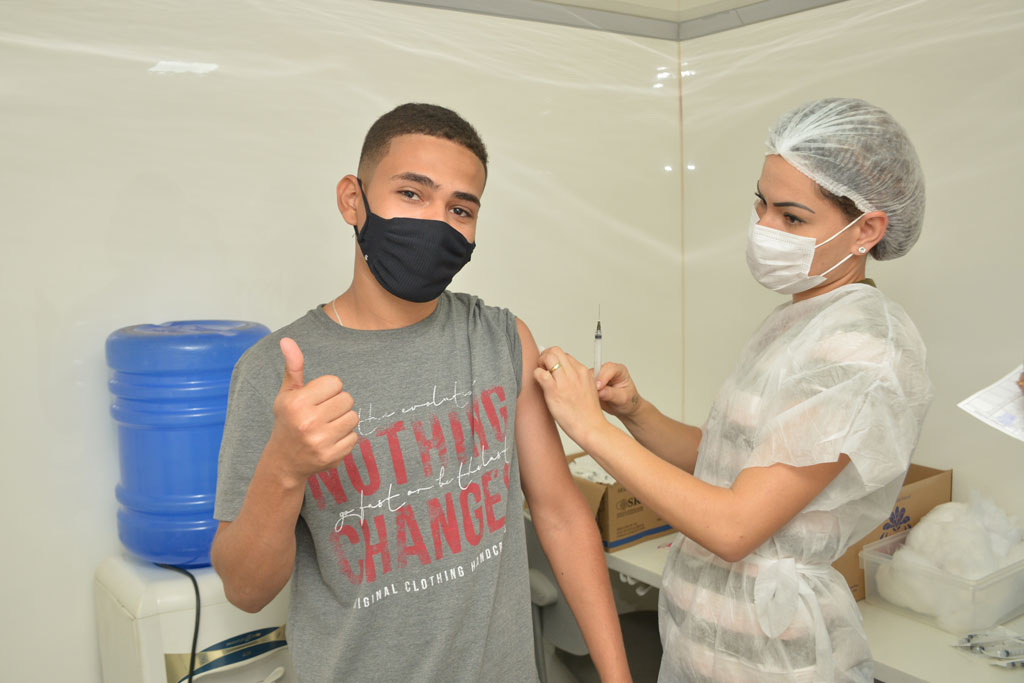 Imagem destacada do post: Aparecida realiza “Domingão com Vacina” nos  shoppings