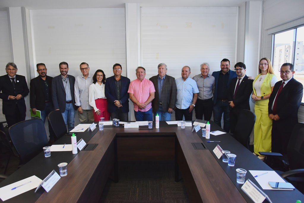 Imagem destacada do post: Prefeito empossa membros do Conselho de Administração da Codap