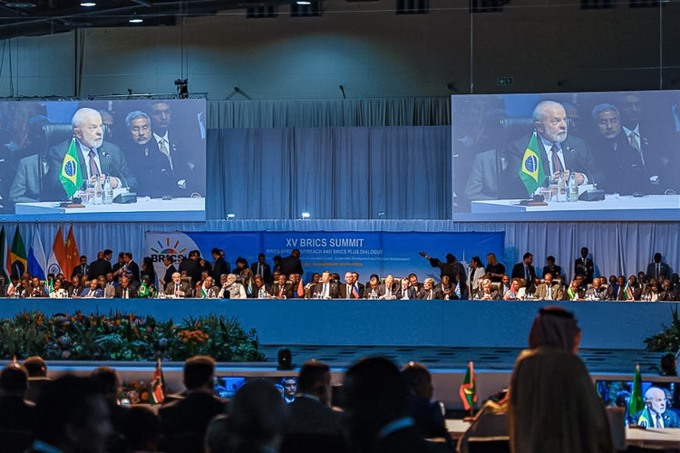 Imagem destacada do post: BRICS terá maiores reservas de petróleo, gás e alimentos do planeta com a adesão de seis novos membros