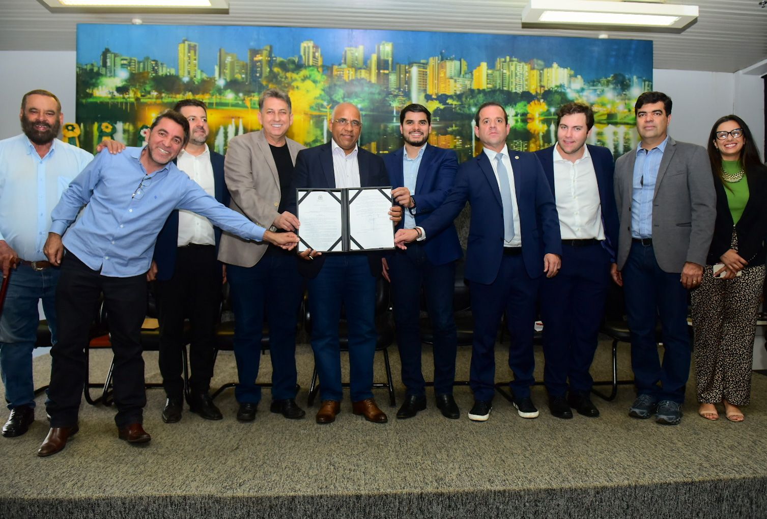 Imagem destacada do post: Rogério Cruz sanciona autorização para implantação do 5G em Goiânia