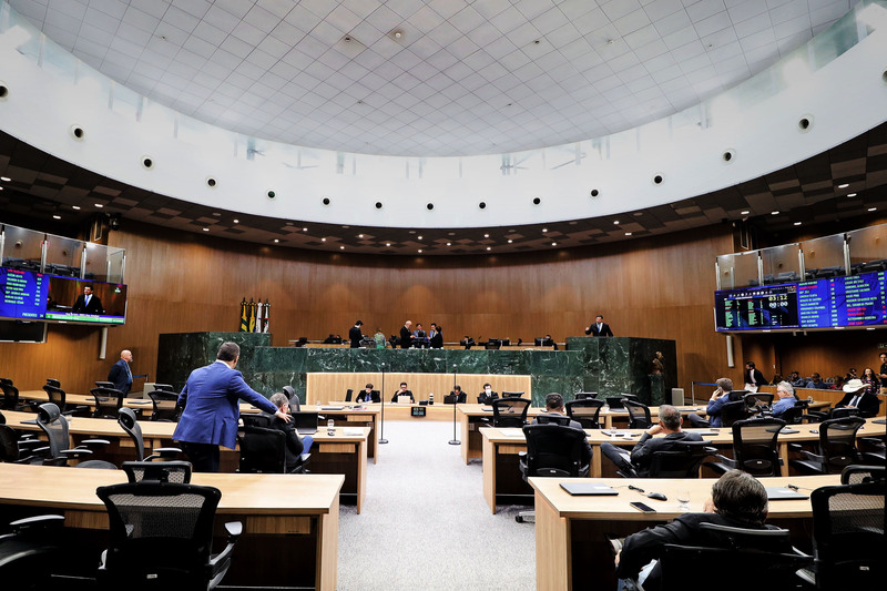 Imagem destacada do post: Deputados estaduais aprovaram 48 projetos em sessão extra nesta 6ª-feira, 22