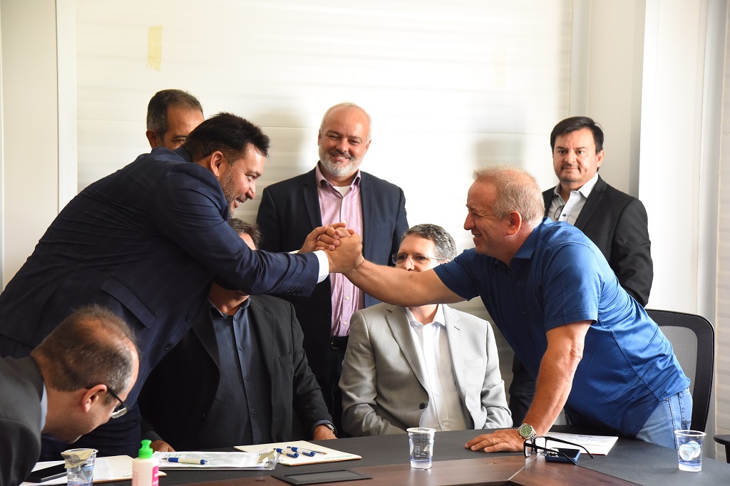 Imagem destacada do post: Vilmar Mariano felicita a nova diretoria da Aciag