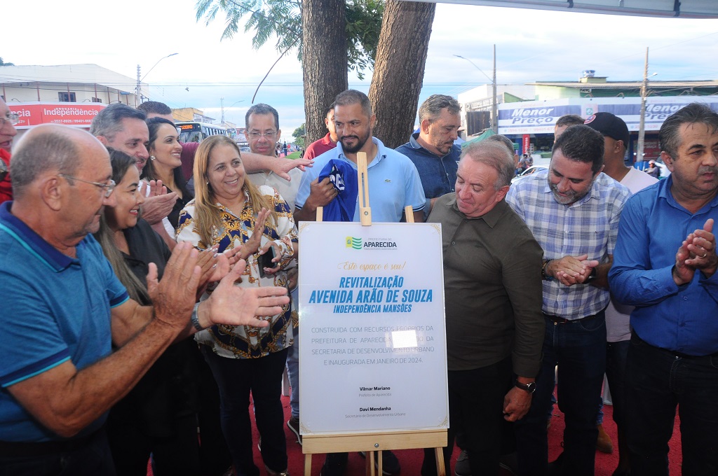 Imagem destacada do post: Vilmar inaugura a a revitalização da Avenida Arão de Souza
