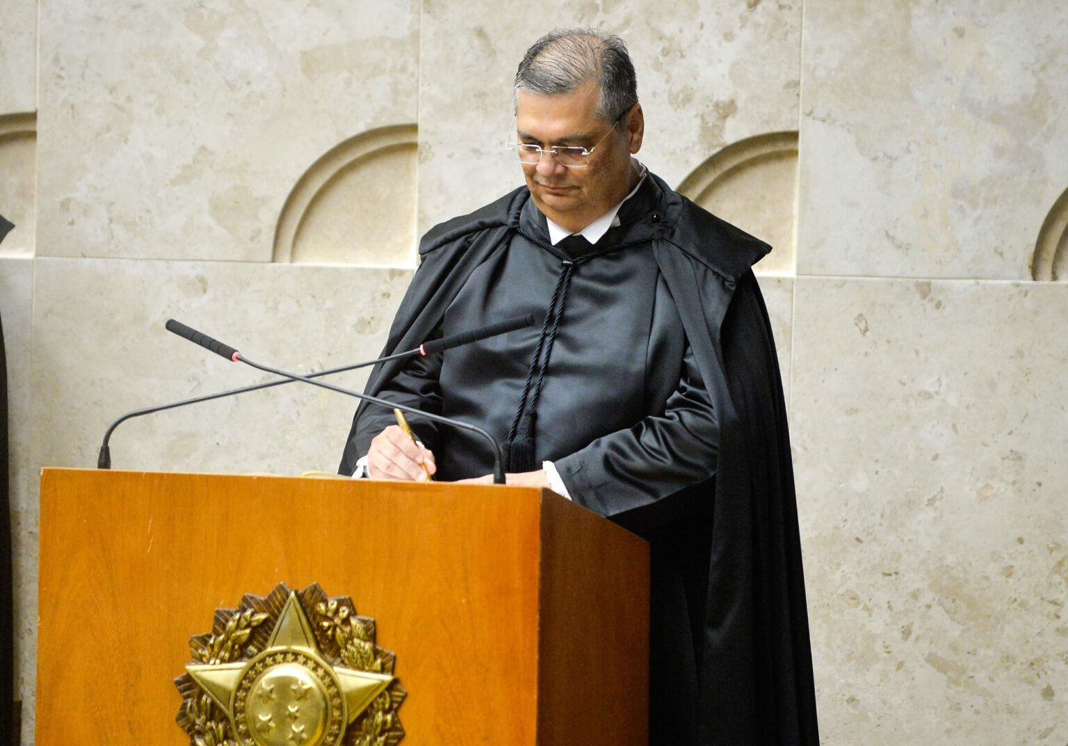 Imagem destacada do post: Caiado prestigia a posse do ministro Flávio Dino no STF