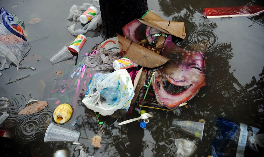 Imagem destacada do post: Lixo do carnaval pode agravar casos de dengue