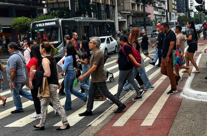 Imagem destacada do post: PIB cresce 0,8% no trimestre e economia do país passa a ser a oitava maior do mundo
