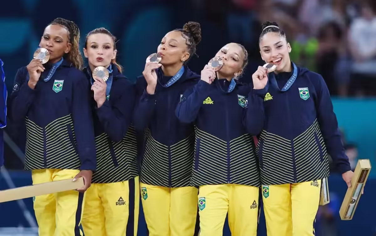 Imagem destacada do post: Equipe feminina do Brasil conquista bronze na ginástica artística