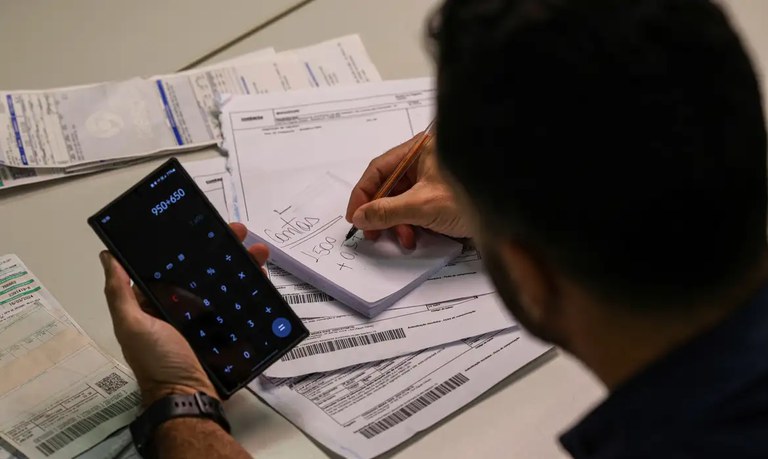 Imagem destacada do post: Pesquisa BC-Febraban: melhora a saúde financeira das famílias brasileiras