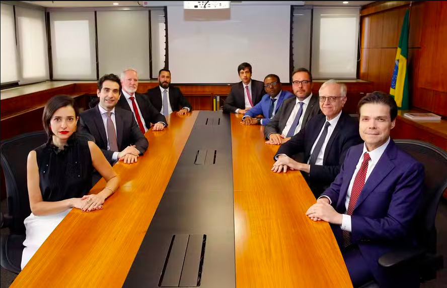 Imagem destacada do post: Juro sobe para 14,25% em meio a pressões fiscais e especulação do mercado financeiro