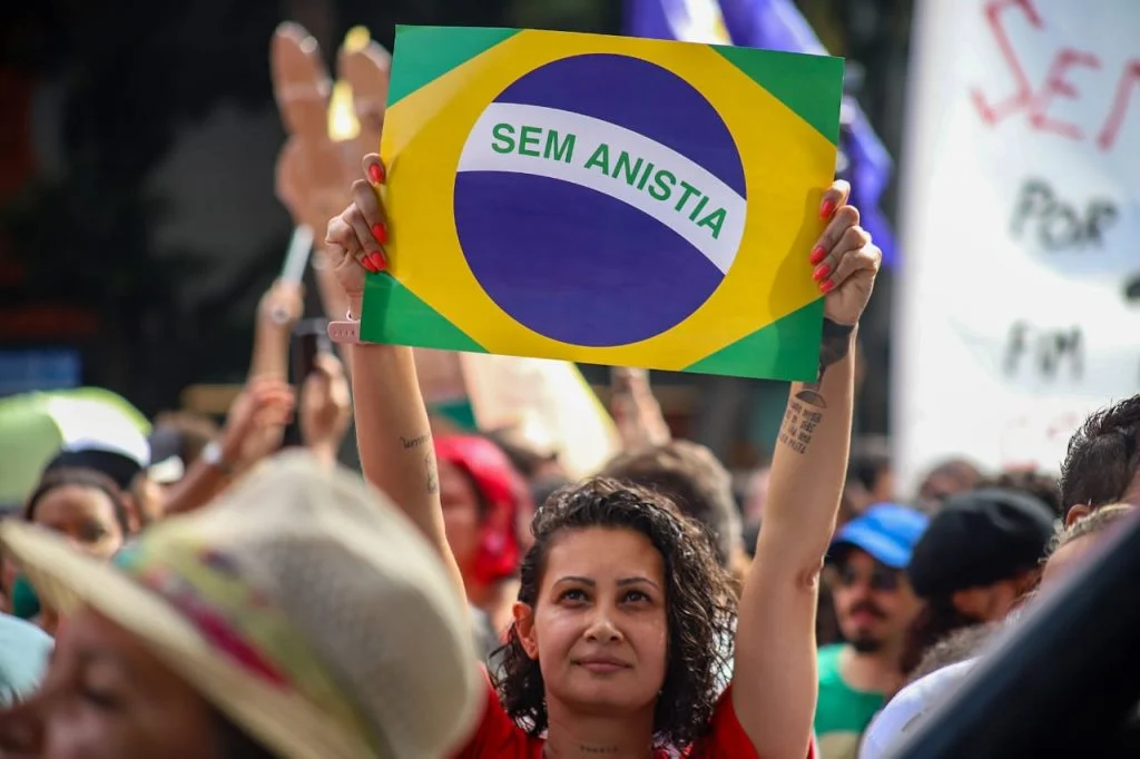 Imagem destacada do post: Movimentos sociais vão às ruas contra PL da anistia em oito capitais