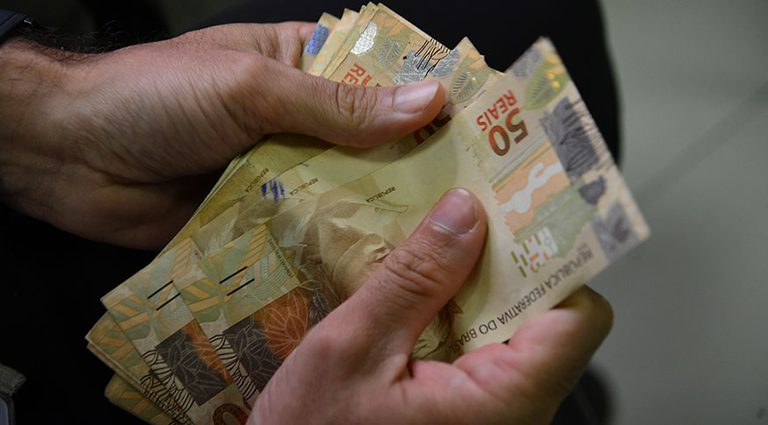 Imagem destacada do post: Taxa de desemprego é a menor para o período em 13 anos
