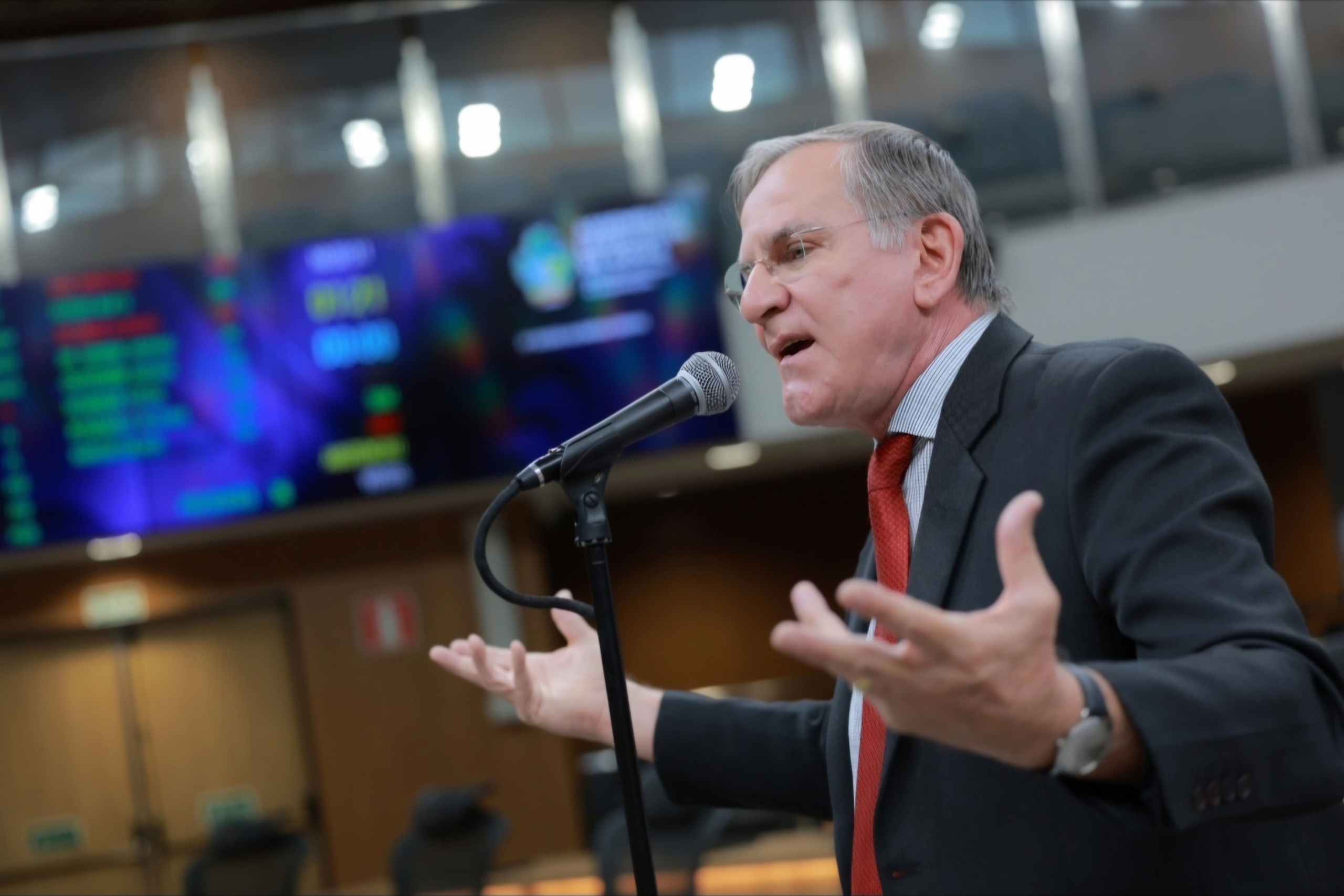 Imagem destacada do post: Gomide é o deputado que mais destinou emendas para Anápolis em 2025
