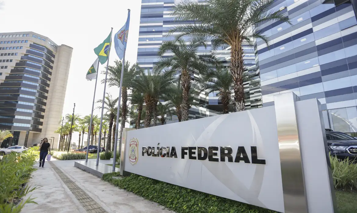 Imagem destacada do post: PF abre inscrição de concurso para preencher mil vagas