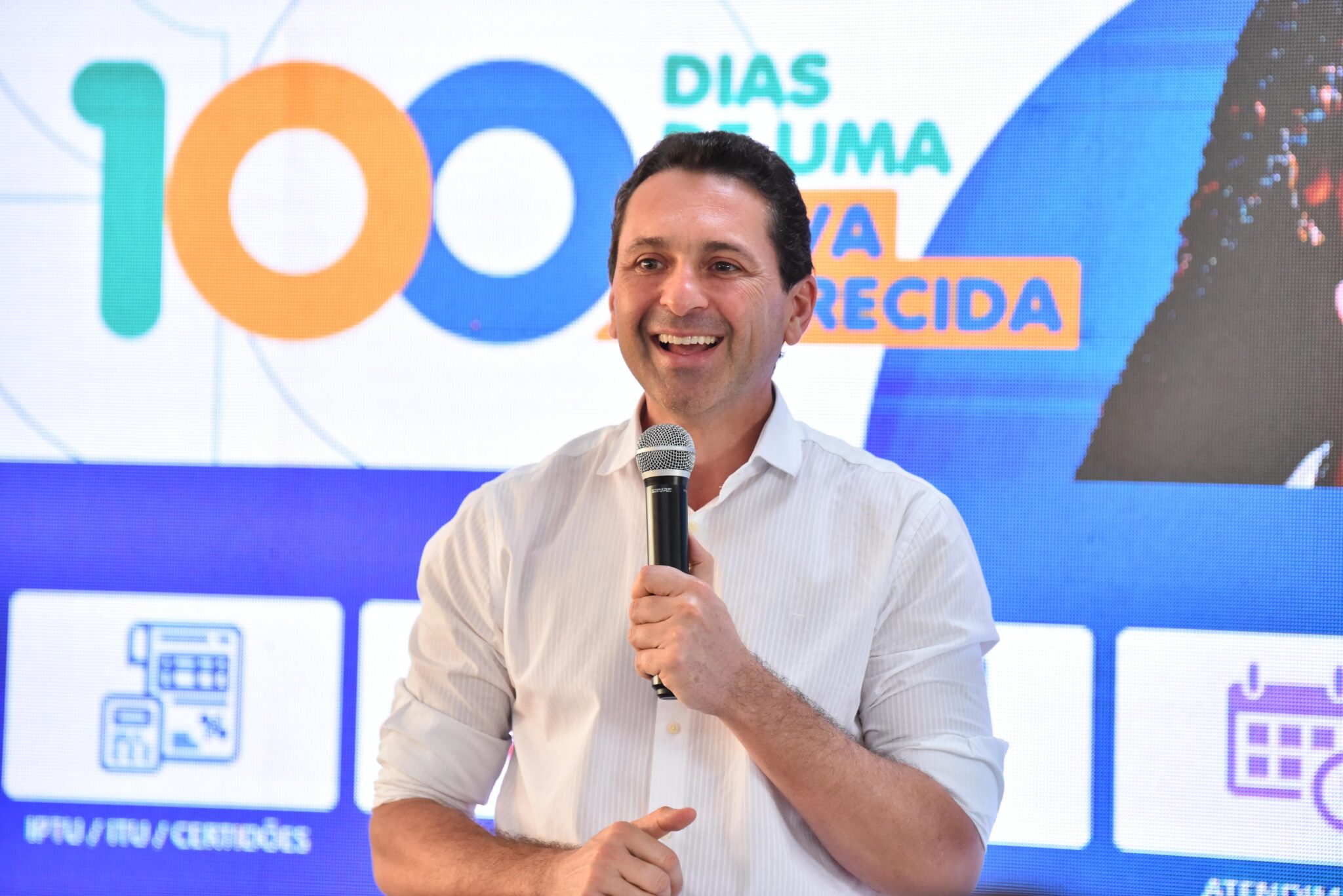 Imagem destacada do post: Vilela sanciona a data-base dos servidores públicos de Aparecida