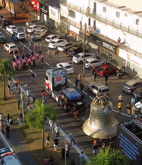 Imagem destacada do post: Maior sino do mundo, o Vox Patris chega a Trindade a tempo da romaria