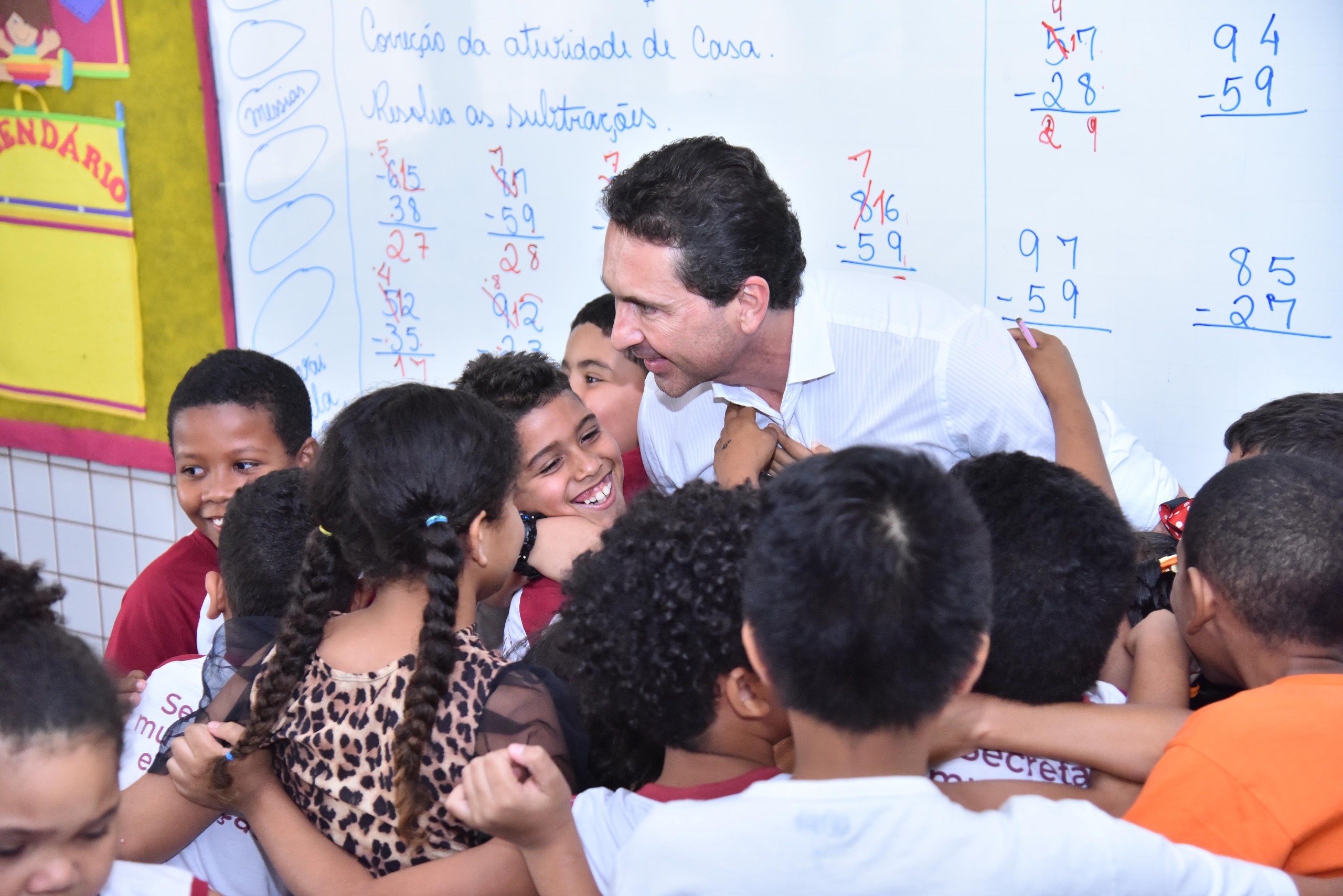 Imagem destacada do post: Vilela visita escolas em reforma