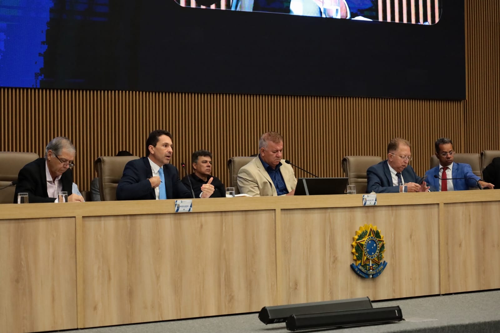 Imagem destacada do post: Vilela apresenta prestação de contas do primeiro quadrimestre de 2025