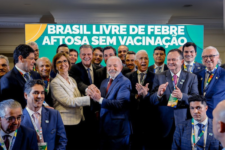 Imagem destacada do post: Lula recebe certificado de país livre de aftosa