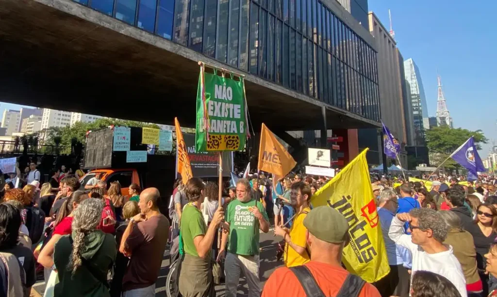 Imagem destacada do post: Manifestantes protestam em oito capitais do país contra o ‘PL da Devastação’