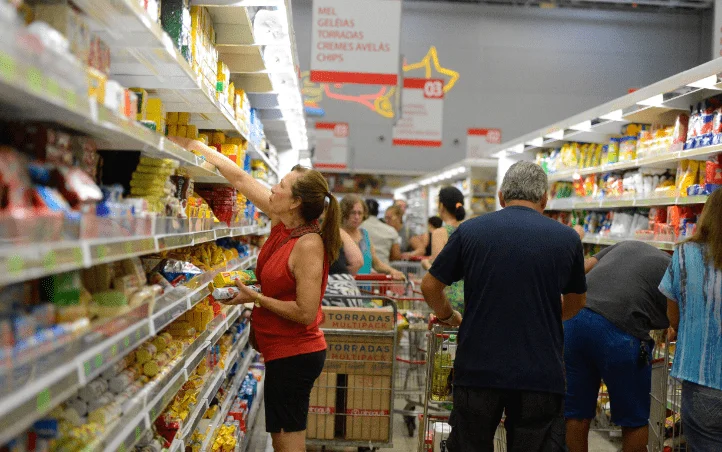 Imagem destacada do post: Dieese: Preço da cesta básica recua em 15 capitais em maio