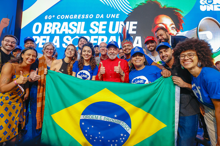 Imagem destacada do post: Lula no Congresso da UNE: “Aqui quem manda somos nós, brasileiros”