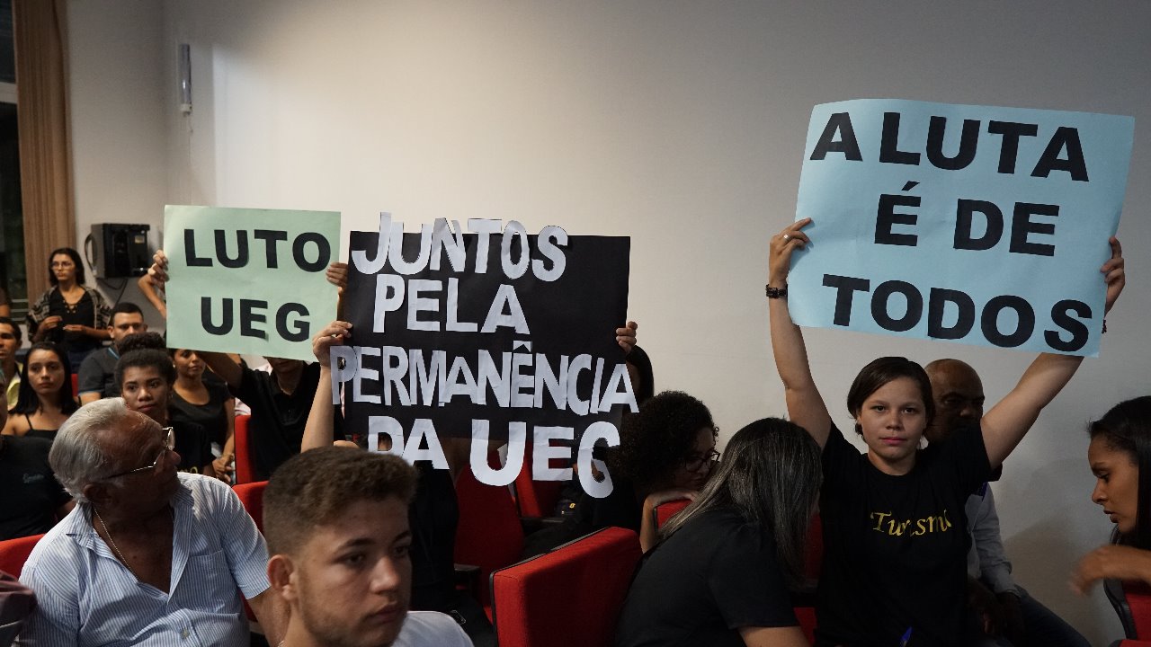 Imagem destacada do post: Estudantes da UEG querem entregar carta a Lula e ministro Camilo