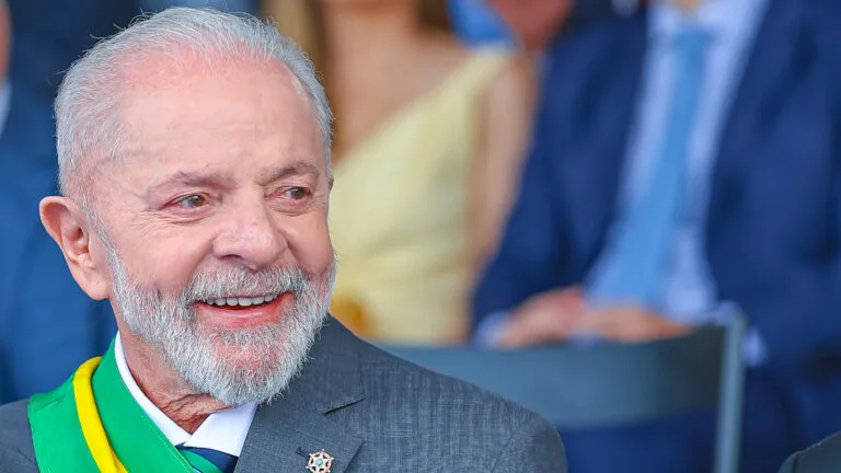 Imagem destacada do post: Quaest: Lula tem aumento na aprovação e recuo na desaprovação