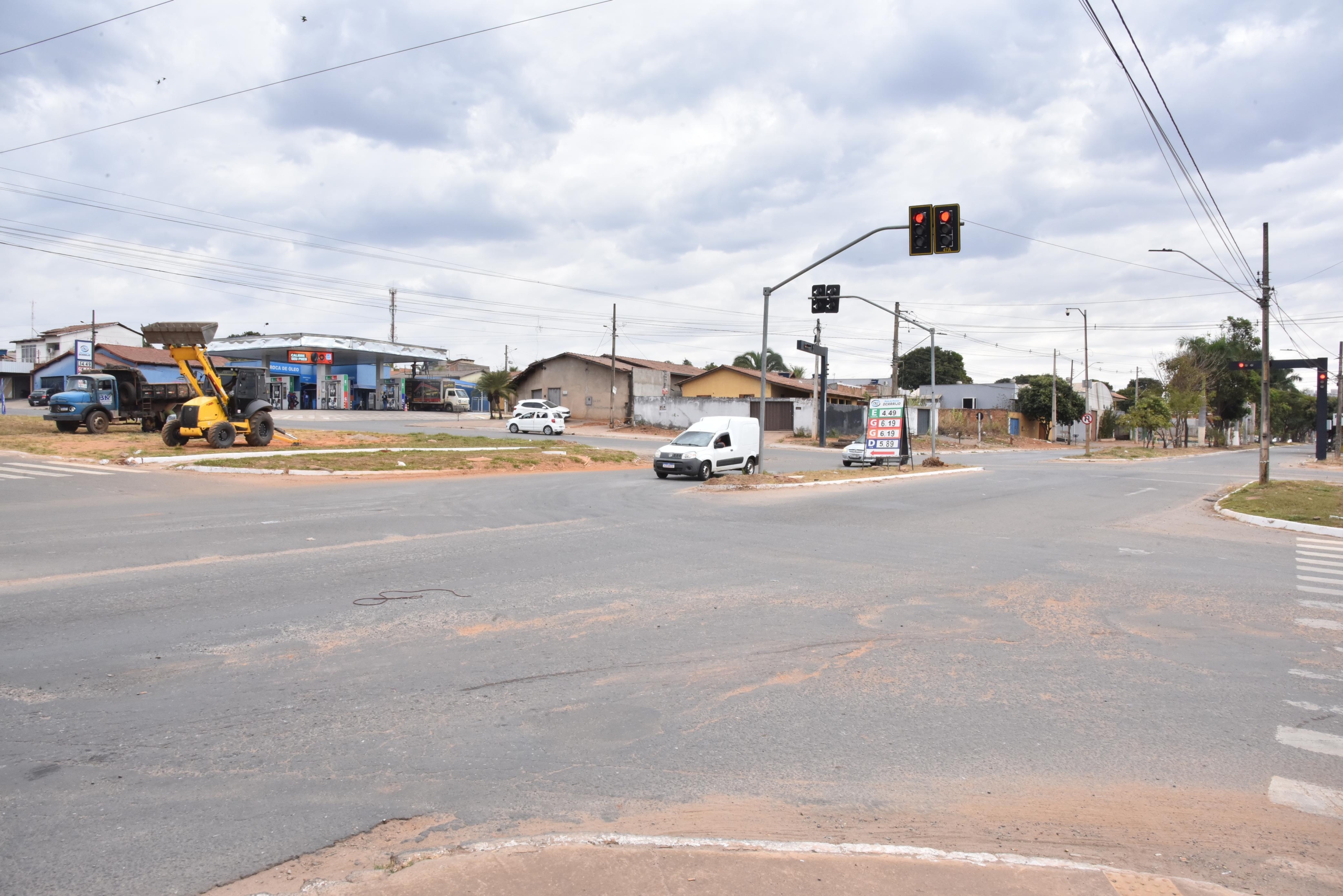 Imagem destacada do post: Prefeitura inicia pavimento de concreto em cruzamento no Jd. dos Buritis