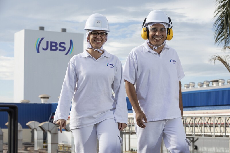 Imagem destacada do post: JBS tem mais de 110 vagas de emprego abertas em Goiás