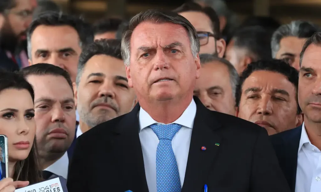 Imagem destacada do post: PGR defende vigilância para Bolsonaro não fugir para embaixada dos EUA