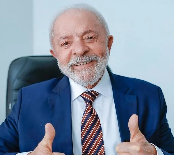 Imagem destacada do post: Lula se fortalece após tarifaço de Trump, e bolsonarismo se dá mal