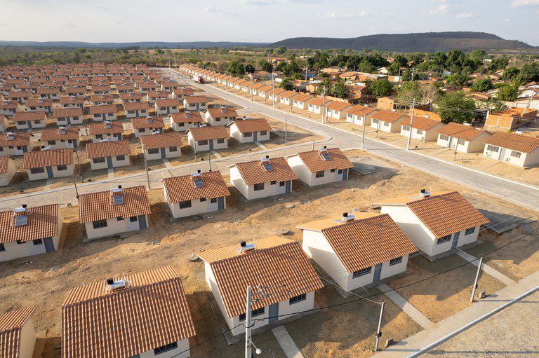 Imagem destacada do post: Minha Casa Minha Vida abre inscrições para 2.433 unidades em Goiás