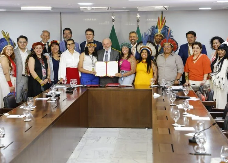 Imagem destacada do post: Lula homologa 3 novas terras indígenas no Ceará