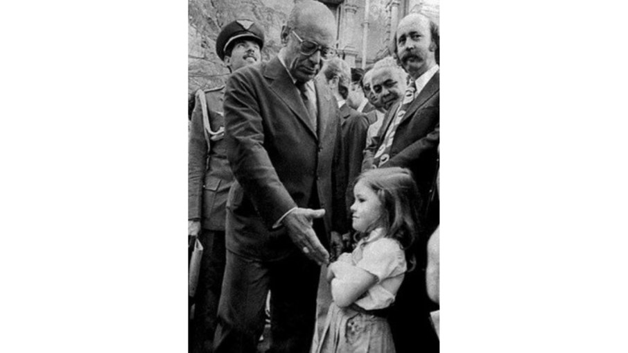 Imagem destacada do post: A história da menina que não quis pegar na mão do último ditador do Brasil