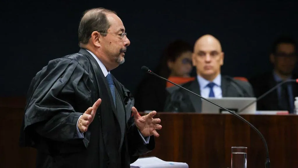 Imagem destacada do post: Veja como foi o 2º dia de julgamento de Bolsonaro e ex-auxiliares