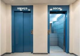 Imagem destacada do post: Câmara Federal aprova fim da distinção entre elevador social e de serviço