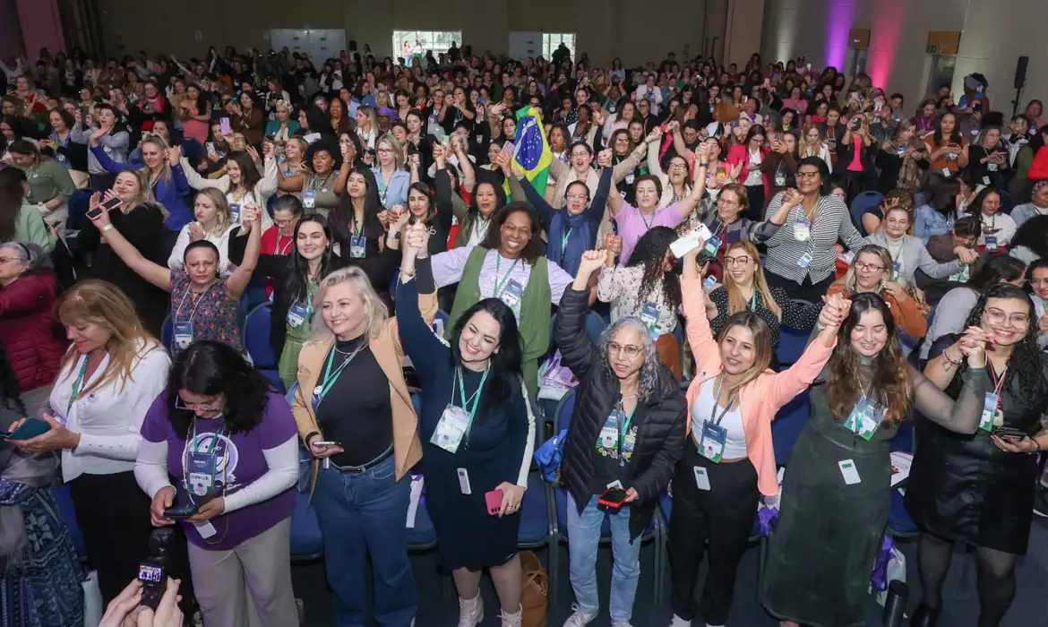 Imagem destacada do post: Mulheres debatem igualdade de gênero e democracia em Brasília