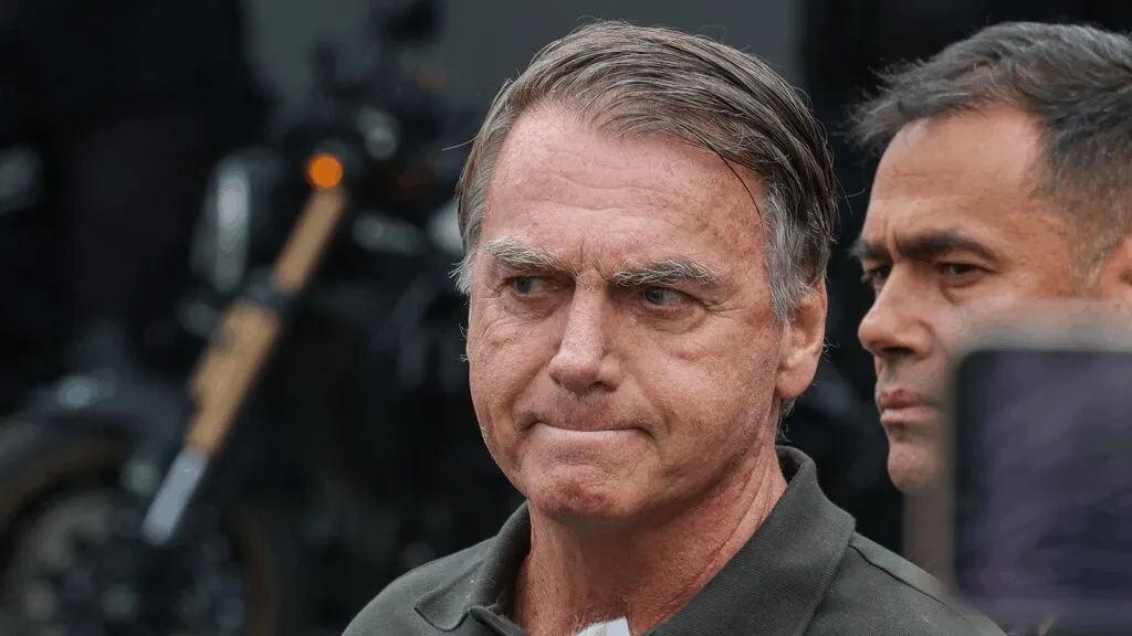 Imagem destacada do post: Moraes decreta prisão de Bolsonaro por risco de fuga