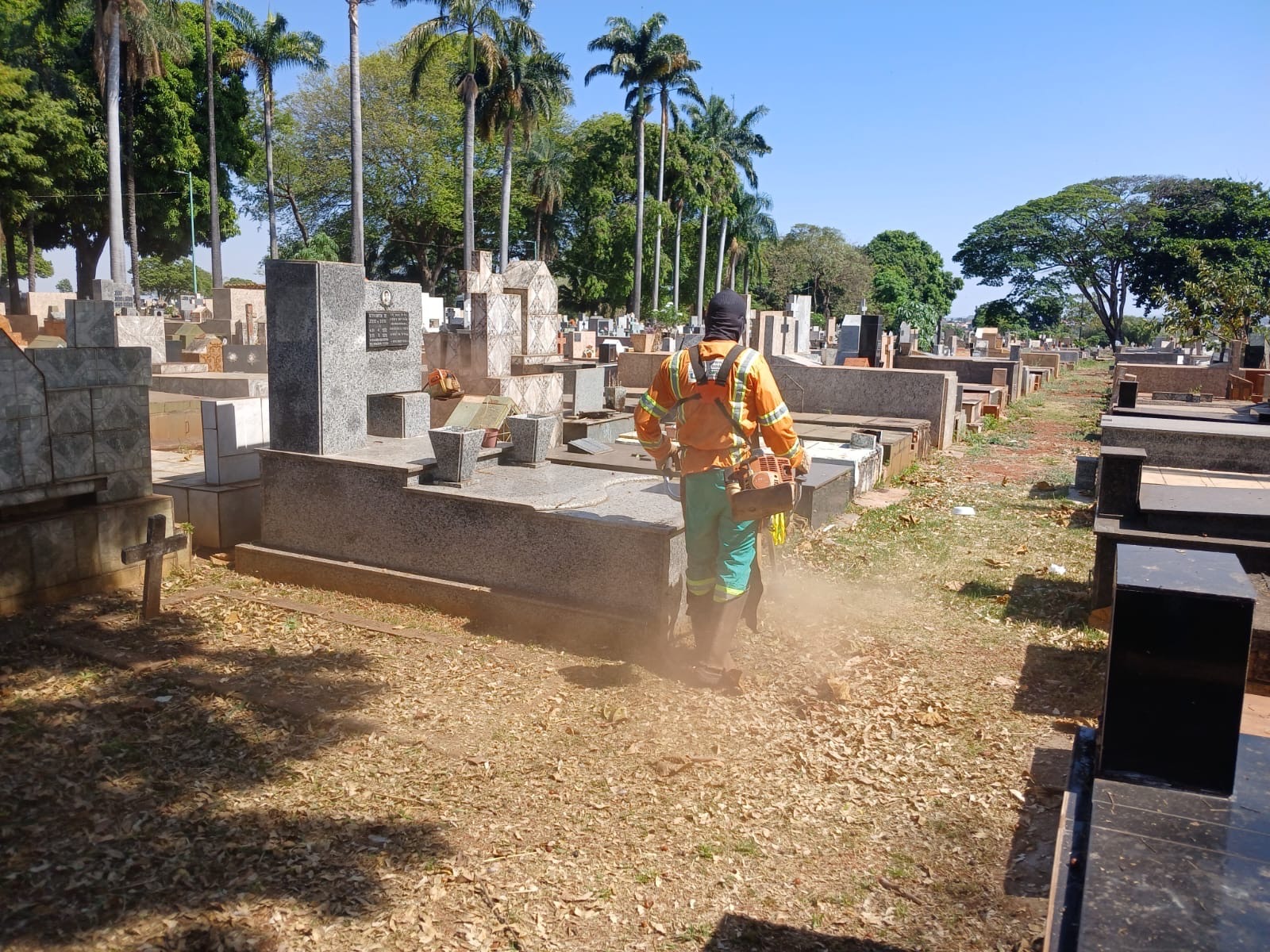 Imagem destacada do post: Prefeitura de Goiânia prepara cemitérios para o Dia de Finados